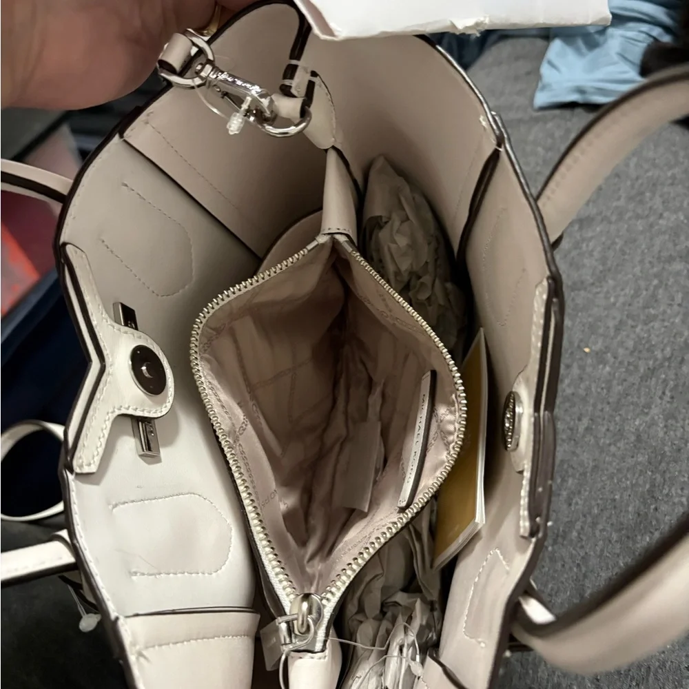 Michael Kors Cream Satchel Bag - Picture 4 of 6
